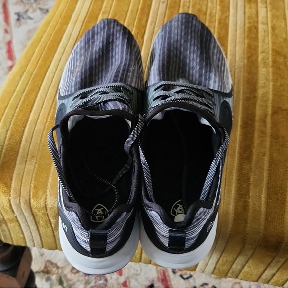 Ariat Fuse Gray Black Stripe All Terrain Running Sneakers Shoes Women’s 7.5 - Picture 4 of 7